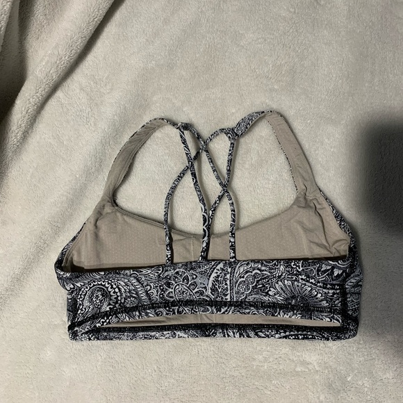FOUR size 4 lululemon sports bras - Picture 2 of 8